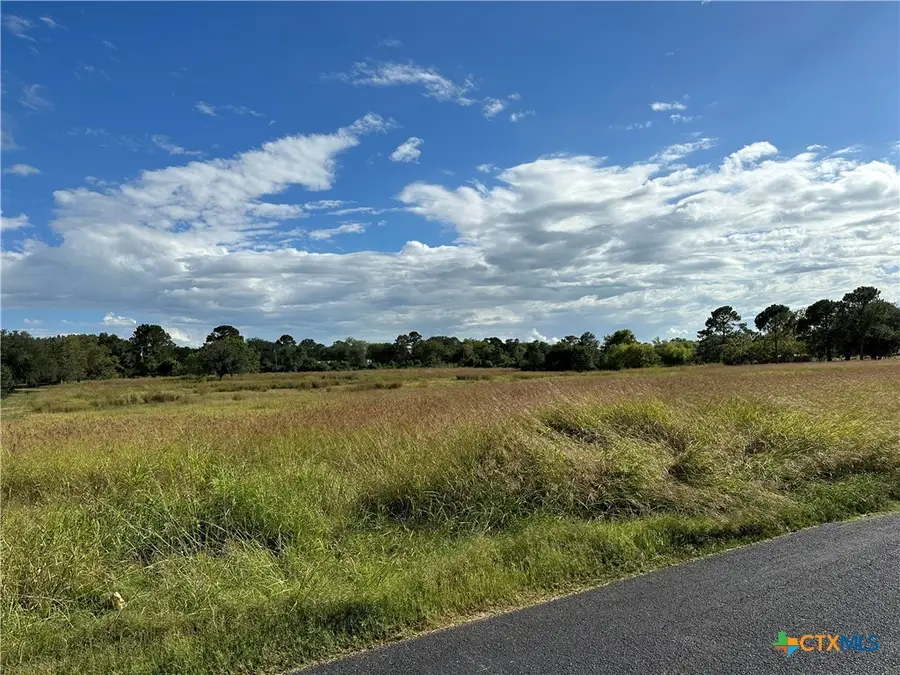 303 Edinburgh Street, Victoria, TX 77904 - Image #2