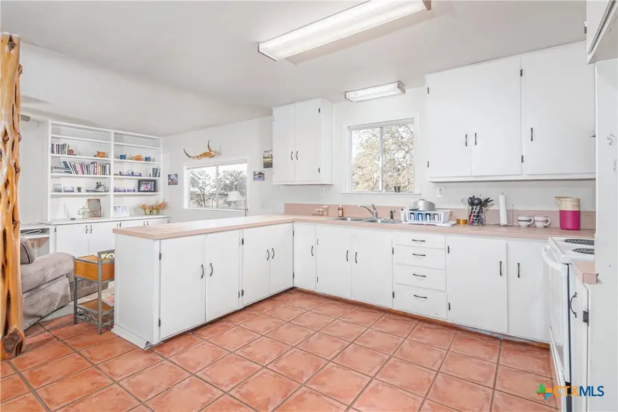 847 Littlehorn Lane, Stockdale, TX 78160 - Image #3