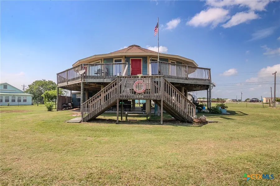 1504 W Saint Louis Avenue, Seadrift, TX 77983 - Image #2
