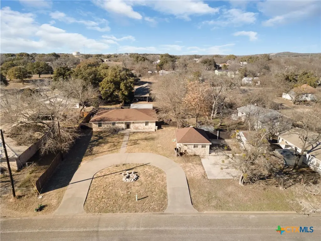 801 1/2 E Avenue C, Lampasas, TX 76550 - Image #1