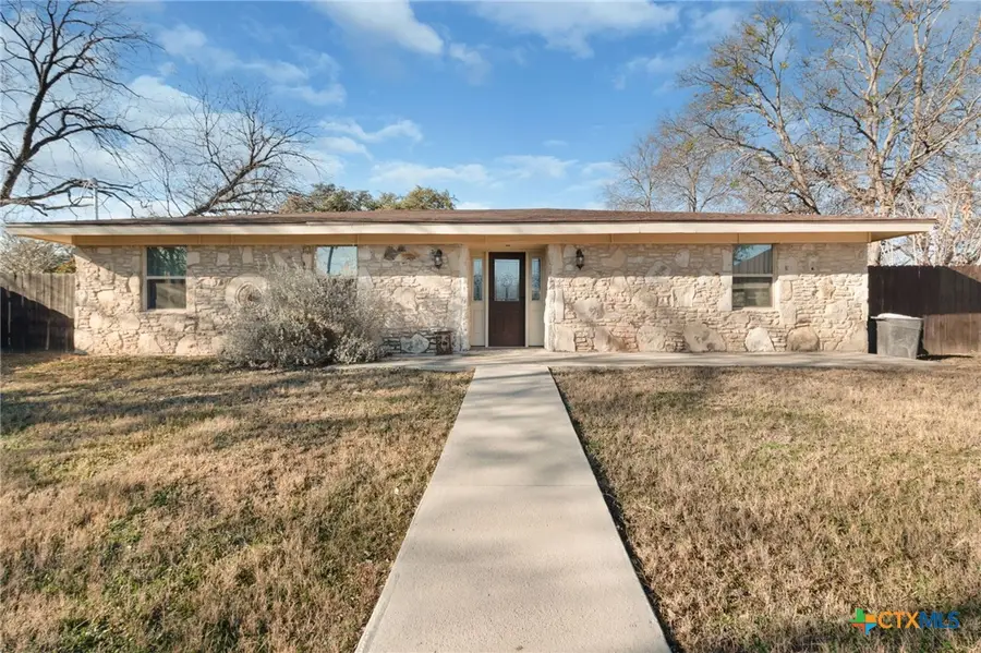 801 1/2 E Avenue C, Lampasas, TX 76550 - Image #2