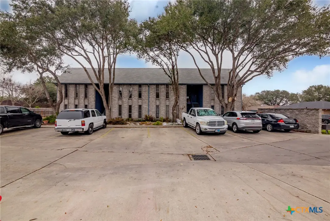 303 Palmwood Drive, Victoria, TX 77901 - Image #1
