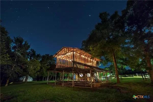 2889 Fm 1704, Elgin, TX 78621