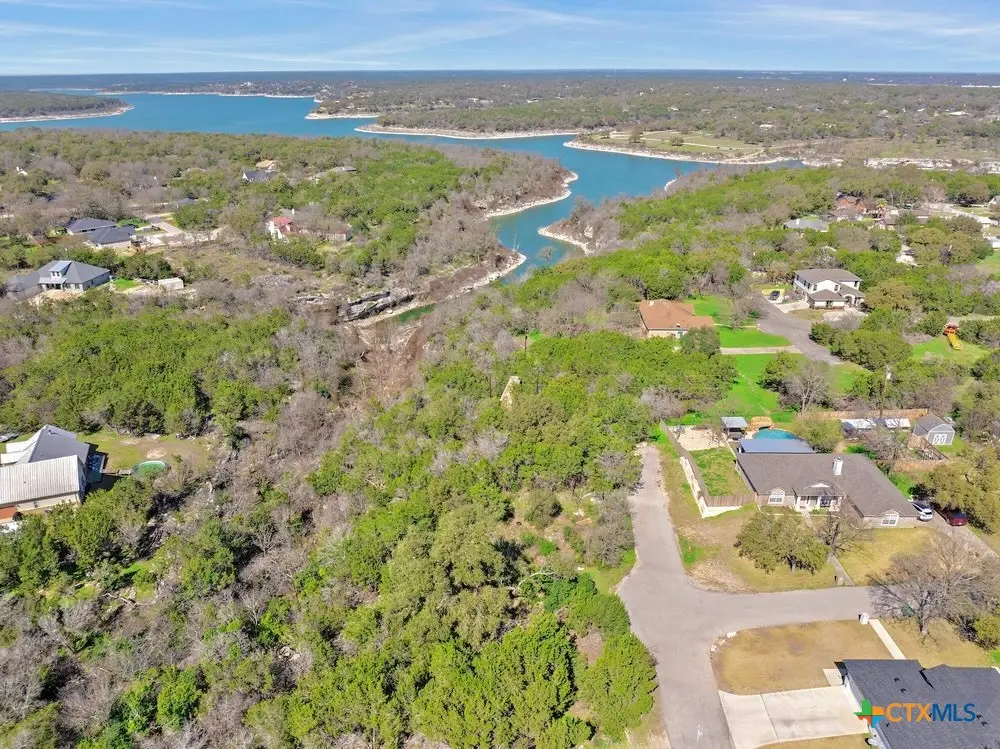 18 Aztec Lane, Morgans Point Resort, TX 76513 - Image #1