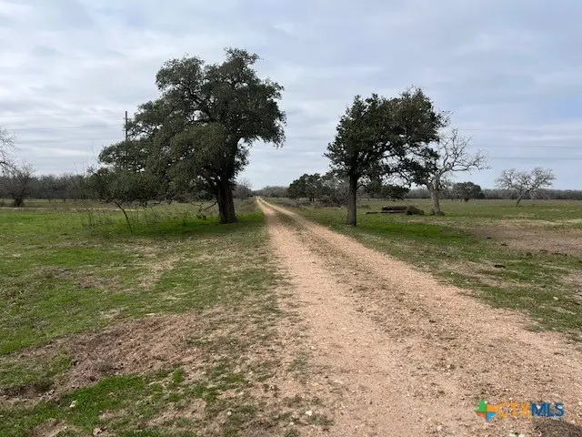 2292 Garrett Road Street, Yoakum, TX 77995 - Image #3