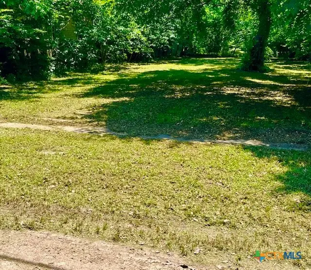 903 W Main Street, Cameron, TX 76520 - Image #1