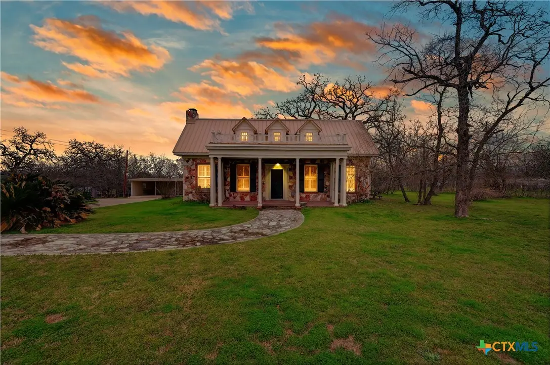 222 Myrtle Avenue, Luling, TX 78648 - Image #1