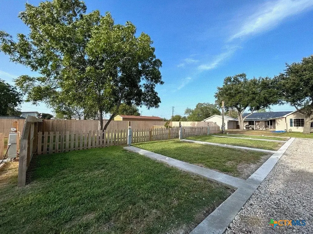 507 E Plasuela Street, Refugio, TX 78377 - Image #1