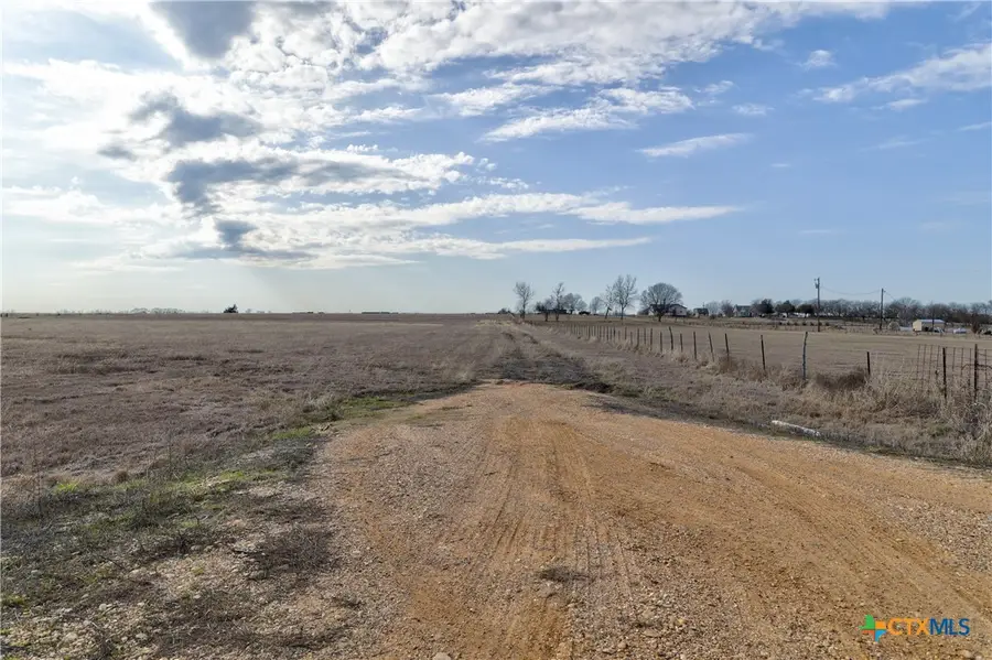 15660 Sypert Branch Road, Rogers, TX 76569 - Image #2