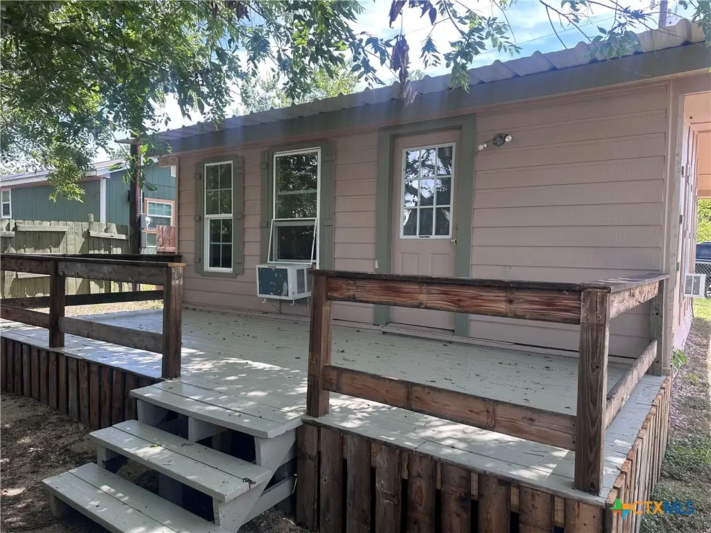 104 S 2nd Street, Stockdale, TX 78160 - Image #1