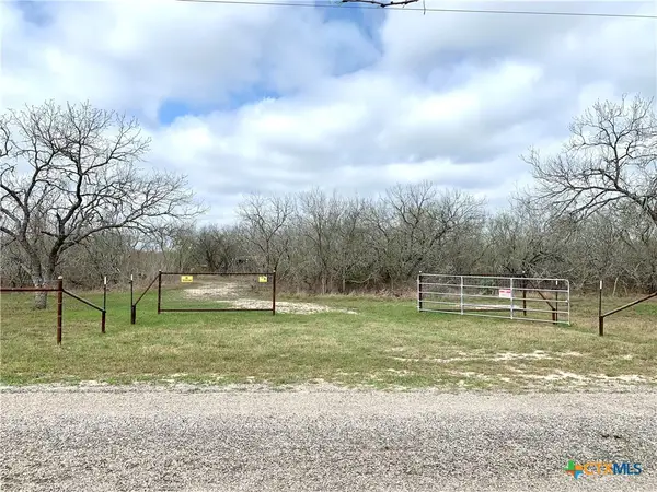 000 Pierce Road, Goliad, TX 77963