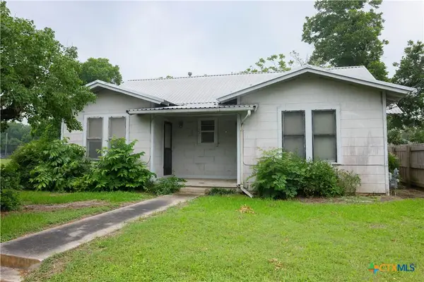 204 Orth Street, Yoakum, TX 77995