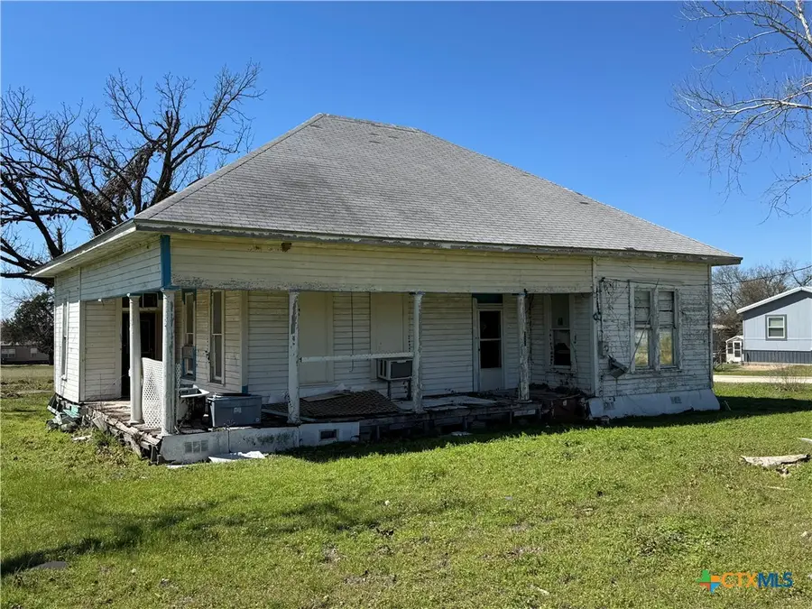 320 N 5th Street, Lott, TX 76656 - Image #3