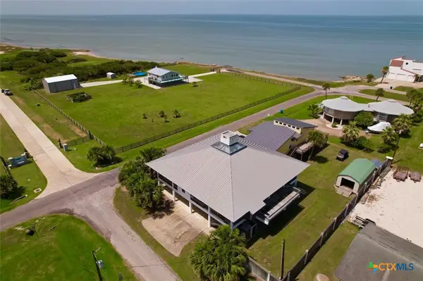 107 W Taylor Avenue, Port O'Connor, TX 77982