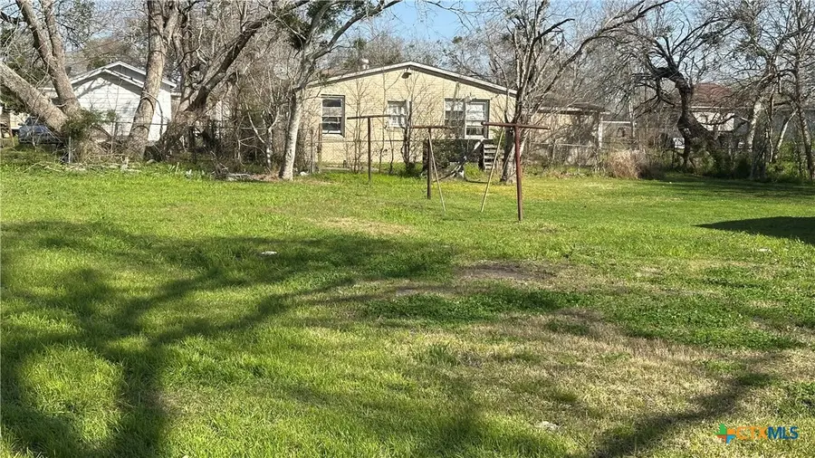 2606 Hackberry Street, Victoria, TX 77901 - Image #2