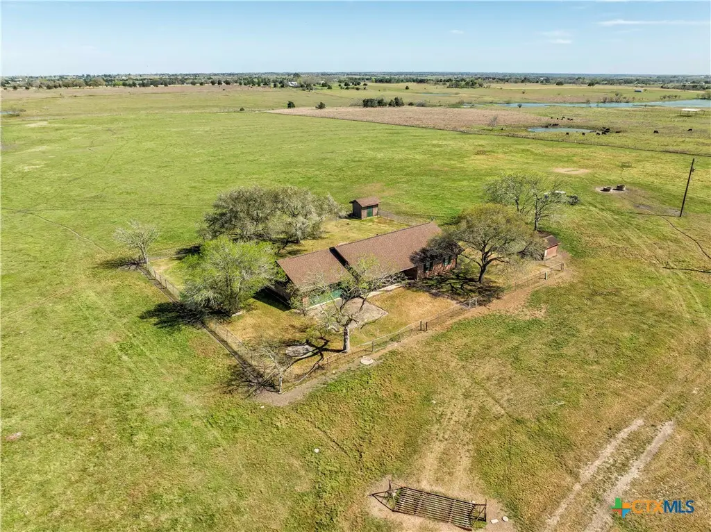11552 Fm 1383, Schulenburg, TX 78956 - #1