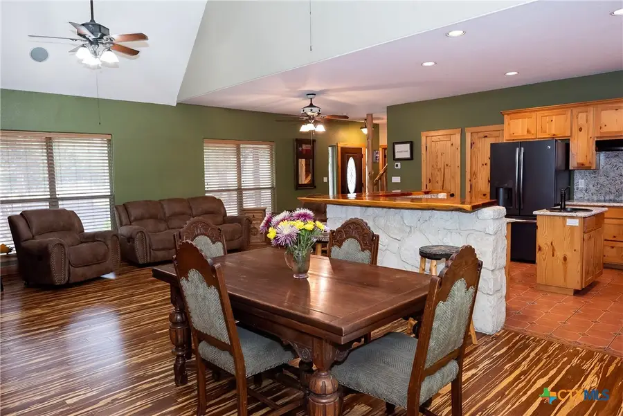 211 Cambridge Drive, New Braunfels, TX 78132 - Image #3