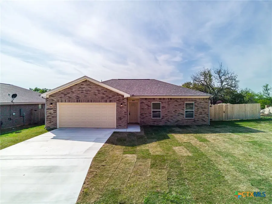 913 Blane Circle, Lampasas, TX 76550 - Image #2