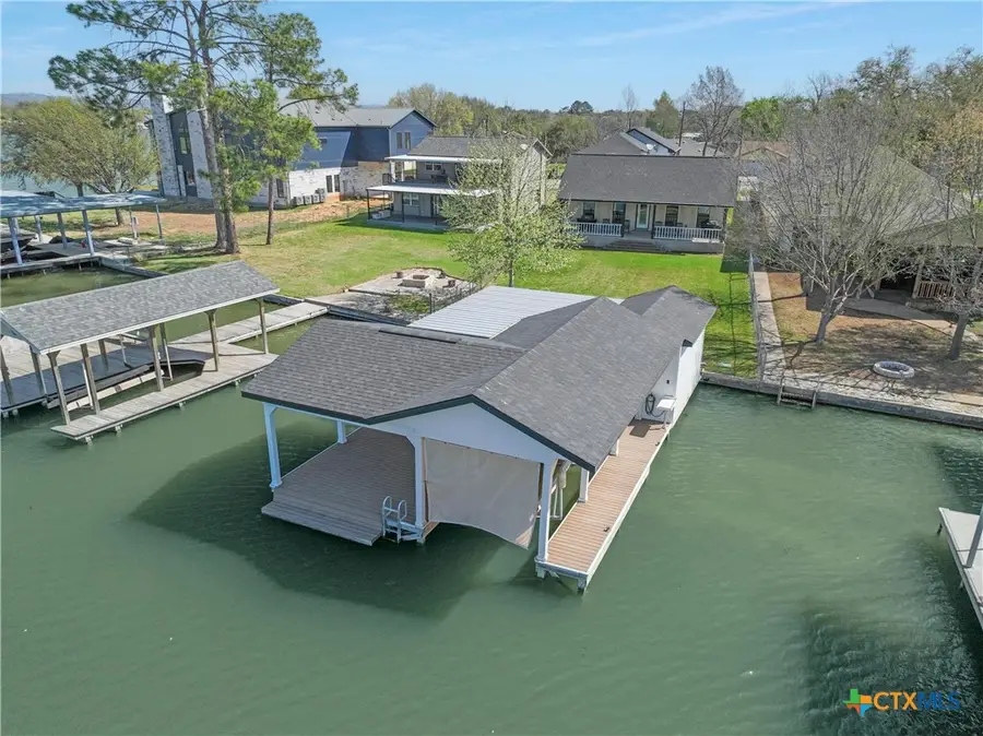 411 W Greenbriar Drive, Marble Falls, TX 78654 - Image #2