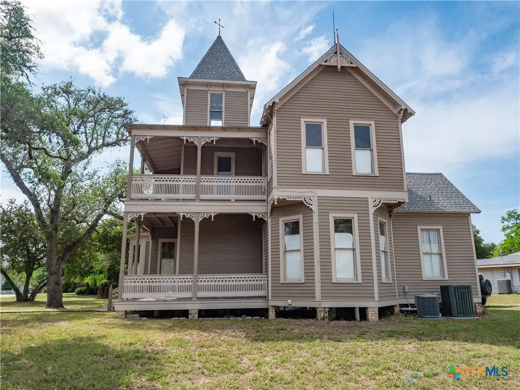 204 W Reuss Boulevard, Cuero, TX 77954 - Image #1