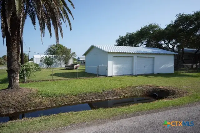 1410 W Jefferson, Port Oconnor, TX 77982 - Image #3
