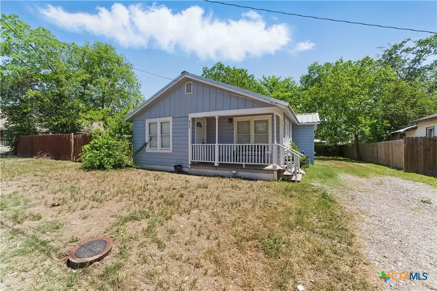 411 Ellis Street, Seguin, TX 78155 - Image #2