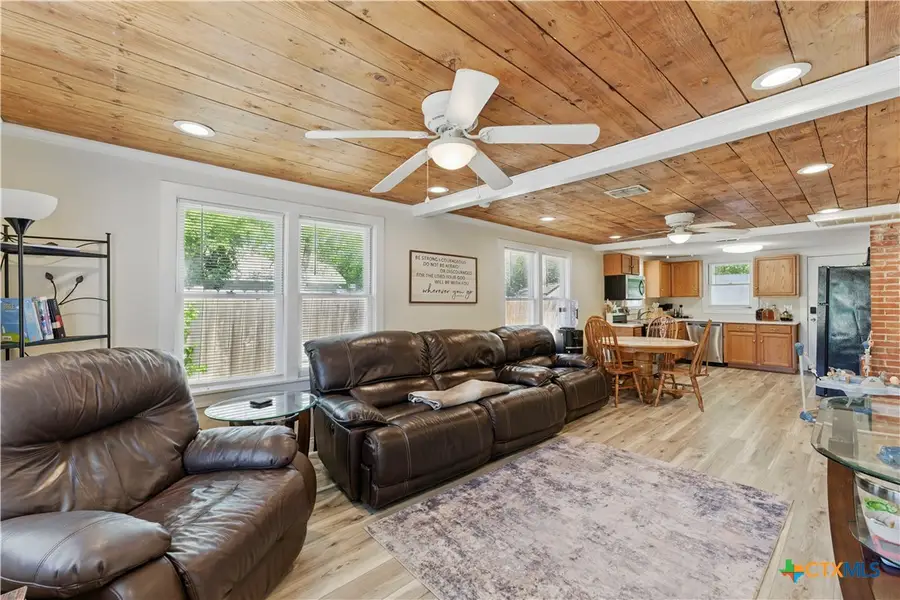 411 Ellis Street, Seguin, TX 78155 - Image #3