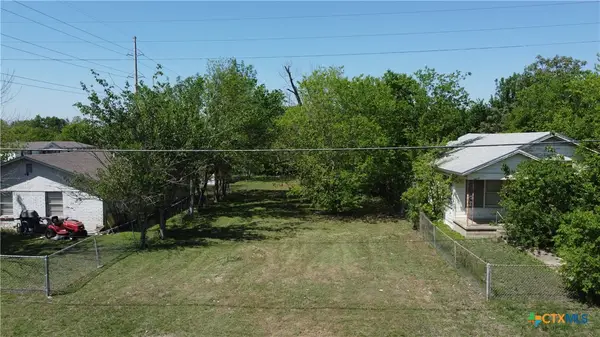 408 Symes Street, Taylor, TX 76574