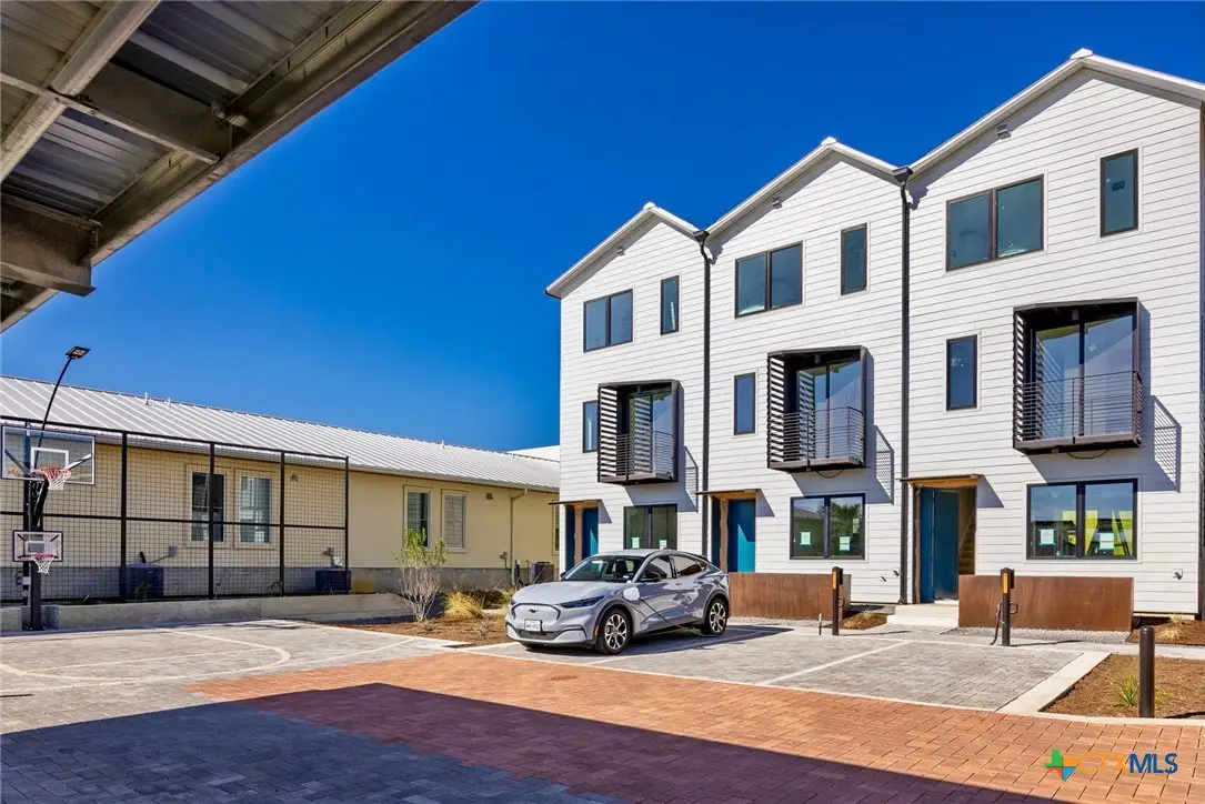 105 Lively Lane #B, San Marcos, TX 78666 - Image #1