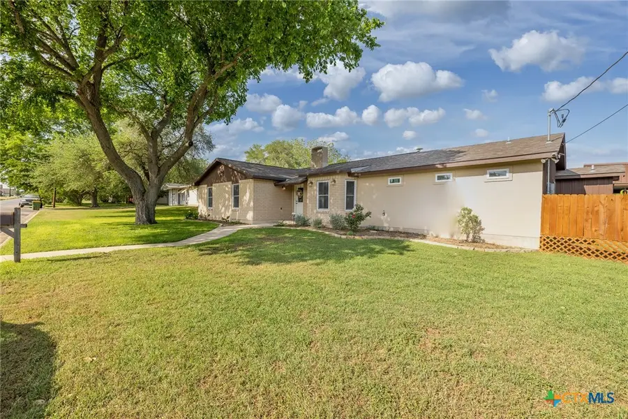 110 Live Oak Street, Gonzales, TX 78629 - Image #3