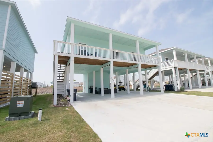 207 Paradise Drive, Rockport, TX 78382 - Image #2