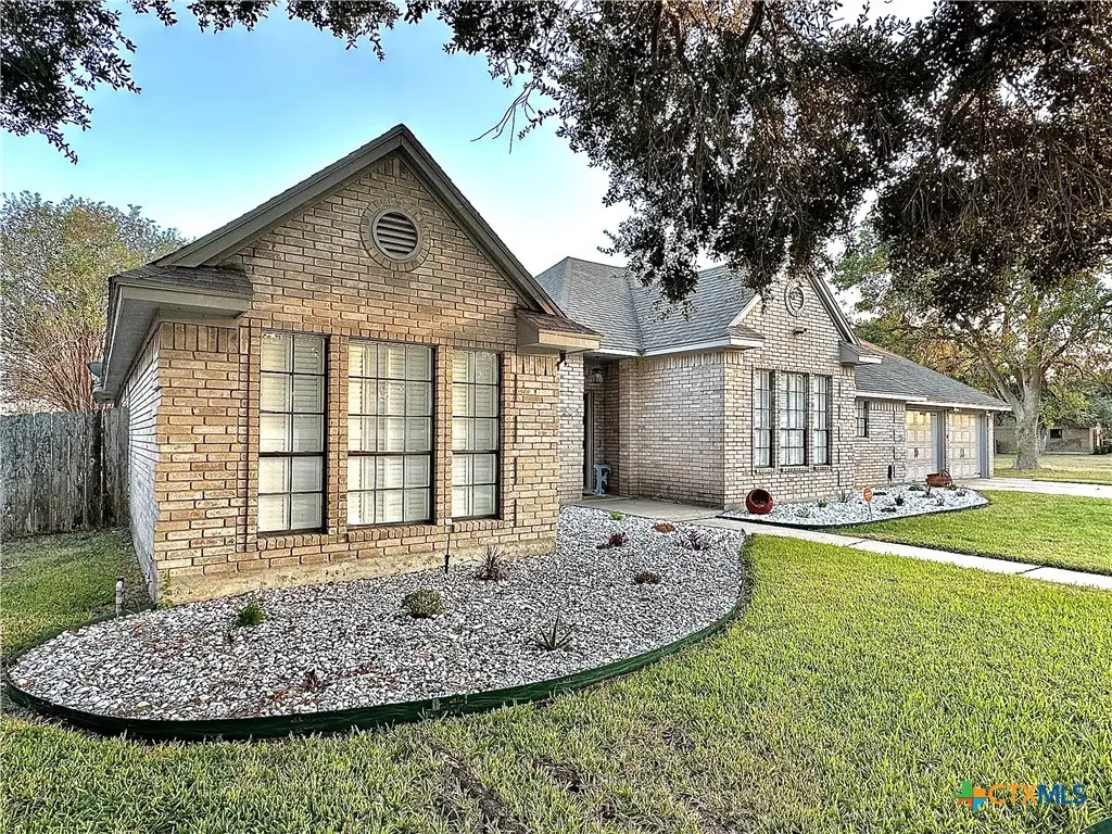 203 Chimney Rock Drive, Victoria, TX 77904 - Image #1