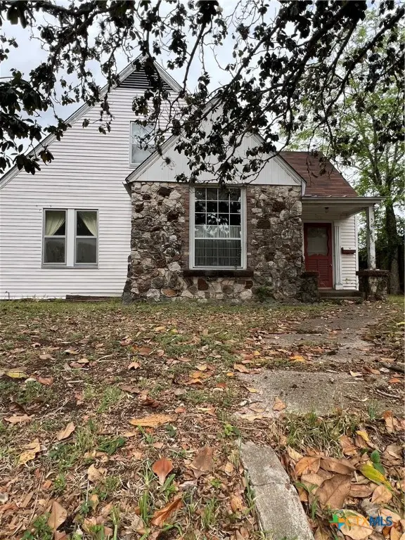 506 Edgar Street, Yoakum, TX 77995 - Image #1