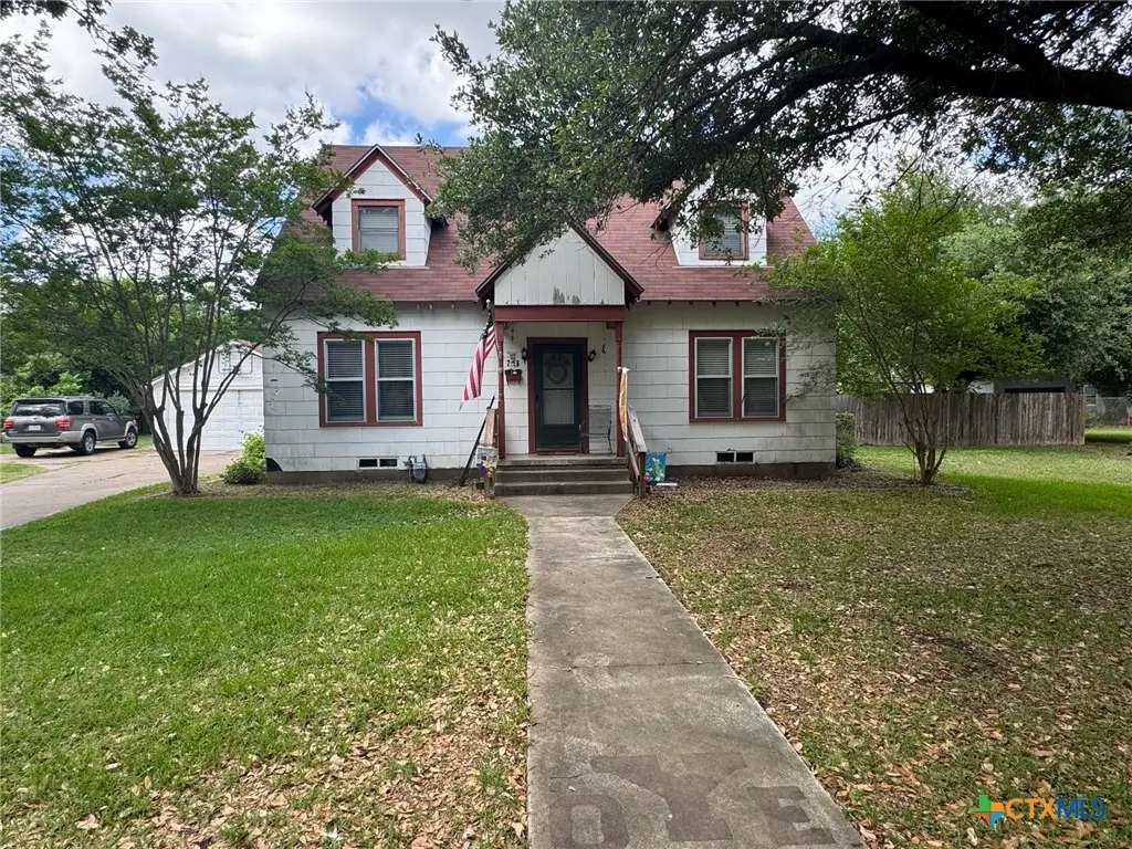 708 East 10th, Cameron, TX 76570 - Image #1