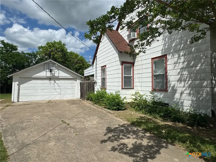 708 East 10th, Cameron, TX 76570 - Image #2