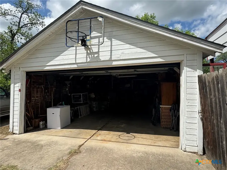 708 East 10th, Cameron, TX 76570 - Image #3