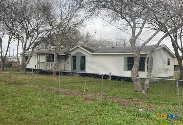 76 College, Placedo, TX 77977