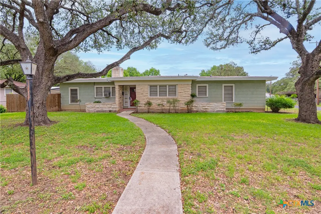 451 Burges Street, Seguin, TX 78155 - #1