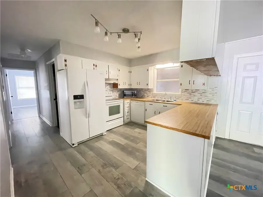 348 N Burke Street, Goliad, TX 77963 - Image #3