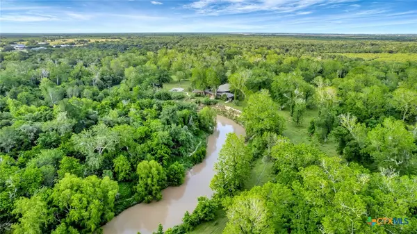 000 San Antonio River Road, Victoria, TX 77905