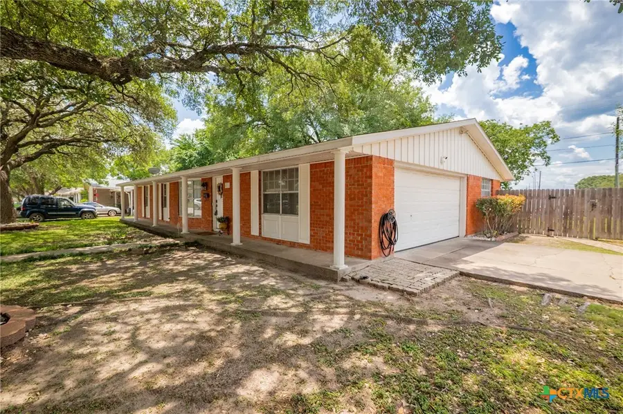 4811 Lilac Lane, Victoria, TX 77904 - Image #2