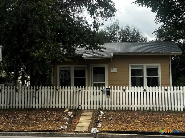 385 Comal Avenue, New Braunfels, TX 78130