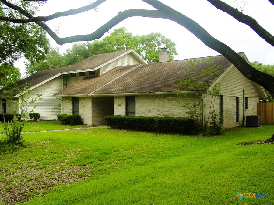306 Woodway Drive, Victoria, TX 77904 - Image #3