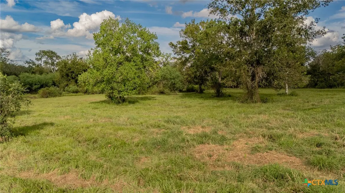 73 Texan Ln, Victoria, TX 77905 - Image #1