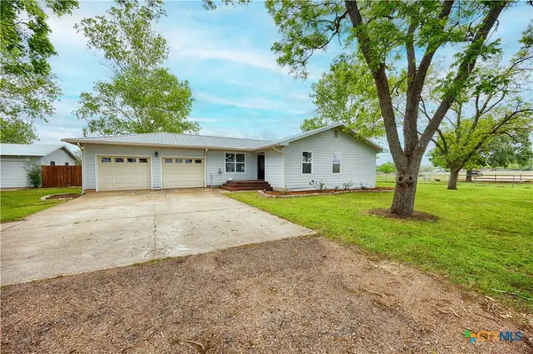 1001 Us Highway 77 N, Hallettsville, TX 77964