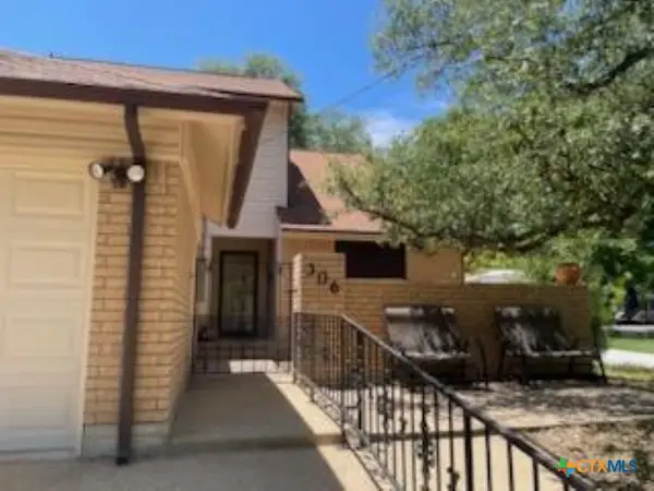 306 S Arnold Street, Lampasas, TX 76550