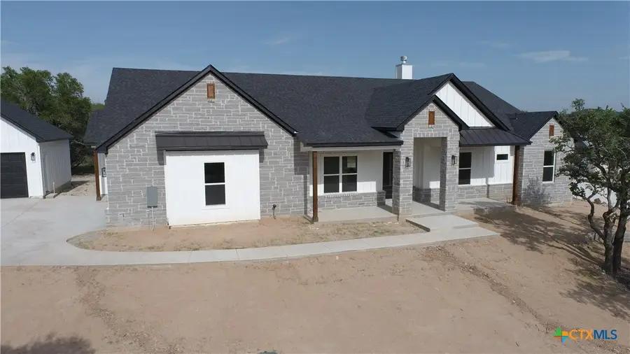 123 Wagon Wheel Trail, Bertram, TX 78605 - Image #3