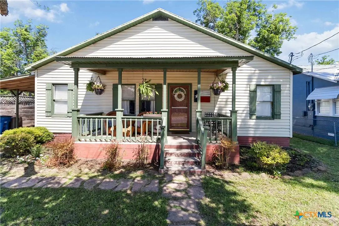 859 Pine Street, New Braunfels, TX 78130 - Image #1