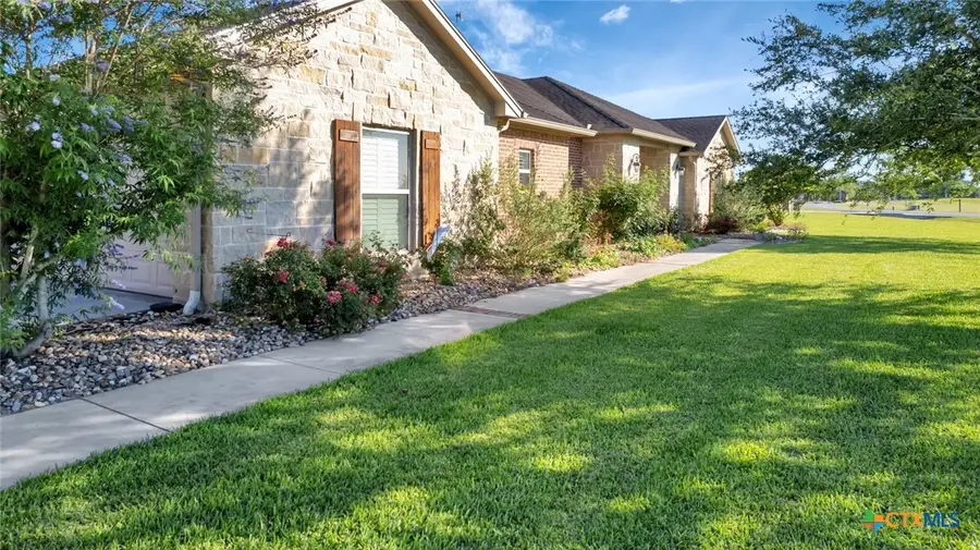 135 Wellspring Boulevard, Victoria, TX 77904 - Image #3