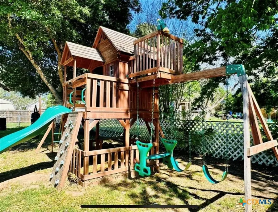 101 Byrne Street, Smithville, TX 78957 - Image #2